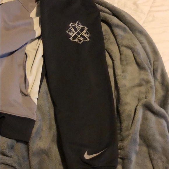 Lebron track jacket! - Picture 3 of 5
